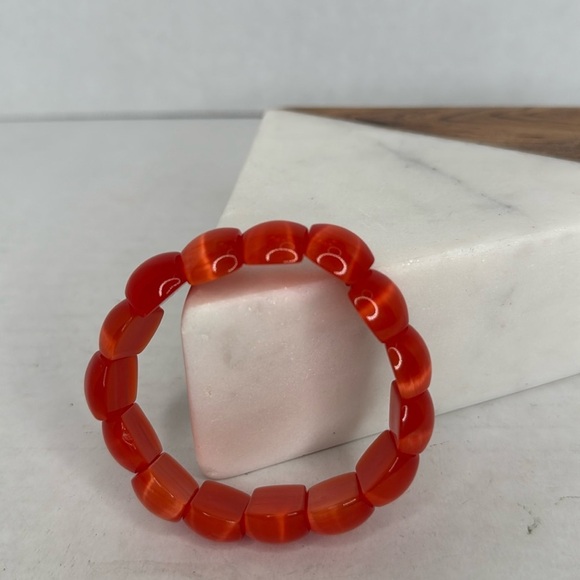 Vibrant Red Carnelian Stretch Bracelet lot C40 - Picture 3 of 5